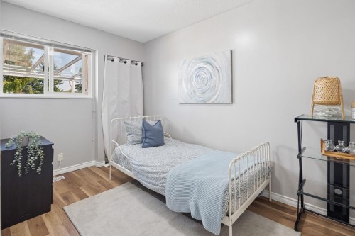 3464 Vincent Street, Port Coquitlam, BC - Indoor Photo Showing Bedroom