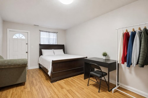 3464 Vincent Street, Port Coquitlam, BC - Indoor Photo Showing Bedroom