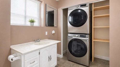 3464 Vincent Street, Port Coquitlam, BC - Indoor Photo Showing Laundry Room