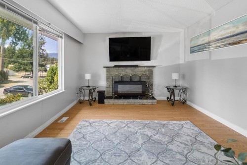3464 Vincent Street, Port Coquitlam, BC - Indoor Photo Showing Living Room With Fireplace