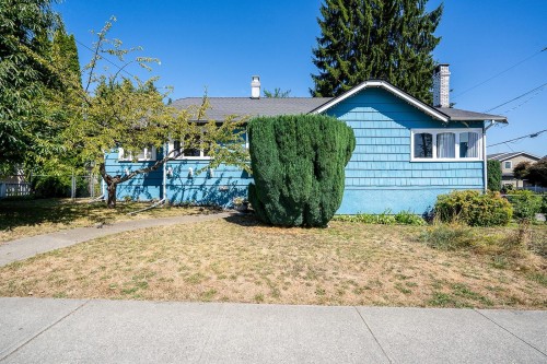 423 Cumberland Street  New Westminster, BC V3L 3G6