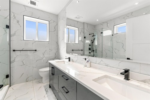 5577 Inverness Street, Vancouver, BC 