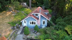 1/2-421 Campbell Road  Port Moody, BC V3H 2W1