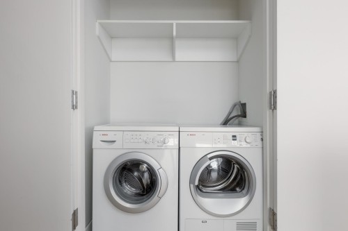 4304-1111 Alberni Street, Vancouver, BC - Indoor Photo Showing Laundry Room