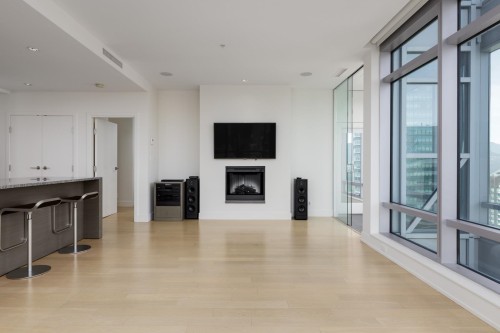 4304-1111 Alberni Street, Vancouver, BC - Indoor Photo Showing Living Room With Fireplace