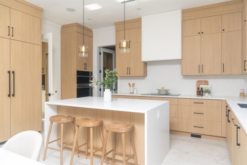 10360 Cornerbrook Crescent, Richmond, BC - Indoor Photo Showing Kitchen