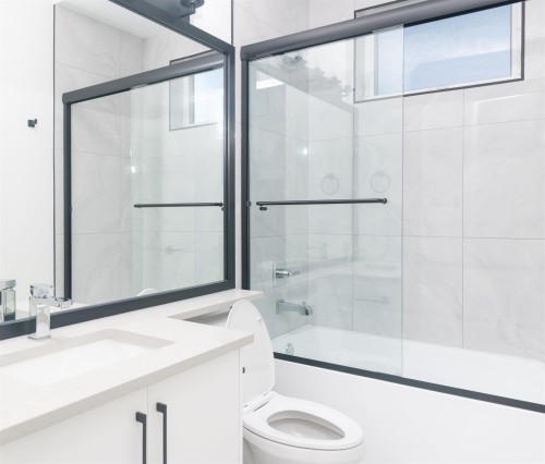 10360 Cornerbrook Crescent, Richmond, BC - Indoor Photo Showing Bathroom