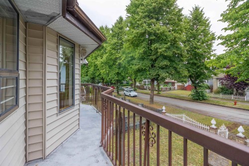 4467 Perry Street, Vancouver, BC - Outdoor With Exterior