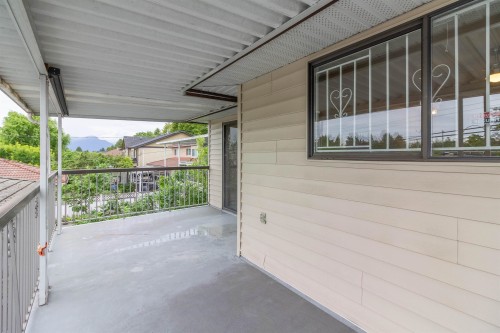 4467 Perry Street, Vancouver, BC - Outdoor With Exterior