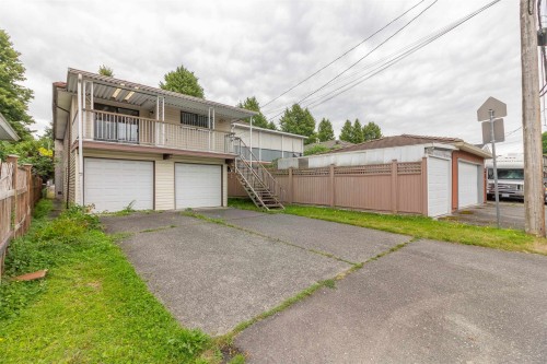 4467 Perry Street, Vancouver, BC - Outdoor