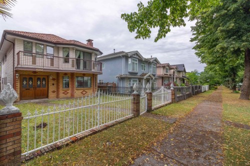 4467 Perry Street, Vancouver, BC - Outdoor