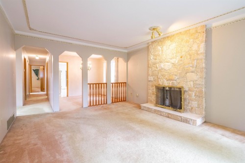 4467 Perry Street, Vancouver, BC - Indoor With Fireplace