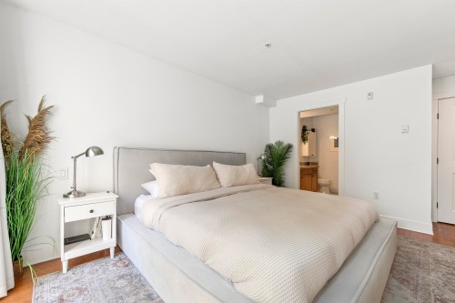 2460 Sasamat Street, Vancouver, BC - Indoor Photo Showing Bedroom