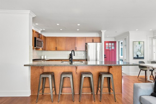 2460 Sasamat Street, Vancouver, BC - Indoor