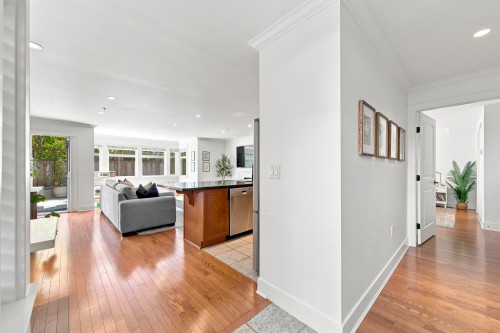 2460 Sasamat Street, Vancouver, BC - Indoor