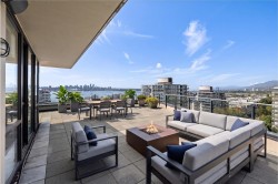 PH2-124 1st Street WNorth Vancouver, BC V7M 3N3