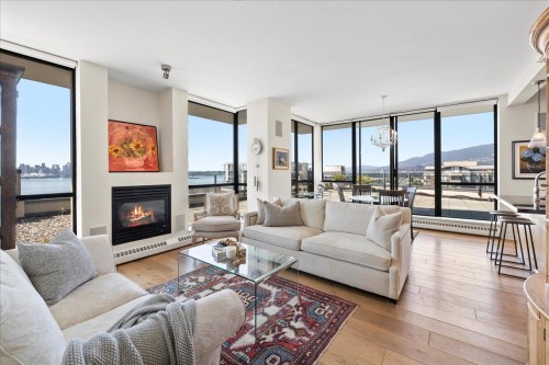 Ph2-124 1St Street W, North Vancouver, BC - Indoor Photo Showing Living Room With Fireplace