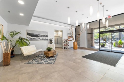 Ph2-124 1St Street W, North Vancouver, BC - Indoor Photo Showing Other Room