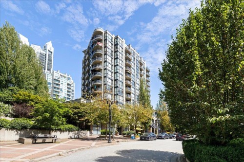 Ph2-124 1St Street W, North Vancouver, BC - Outdoor With Facade