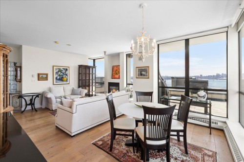 Ph2-124 1St Street W, North Vancouver, BC - Indoor