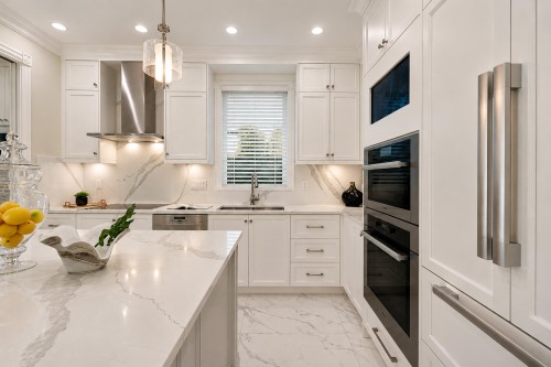4627 15Th Avenue W, Vancouver, BC - Indoor Photo Showing Kitchen With Upgraded Kitchen