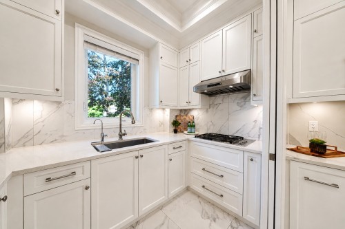 4627 15Th Avenue W, Vancouver, BC - Indoor Photo Showing Kitchen With Upgraded Kitchen