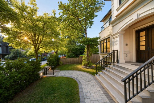 4627 15Th Avenue W, Vancouver, BC - Outdoor