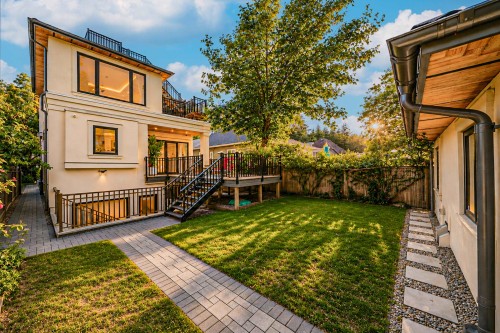 4627 15Th Avenue W, Vancouver, BC - Outdoor With Deck Patio Veranda
