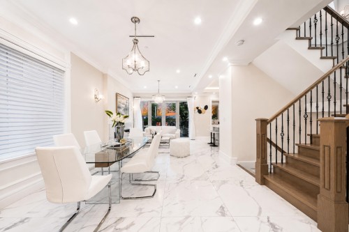 4627 15Th Avenue W, Vancouver, BC - Indoor