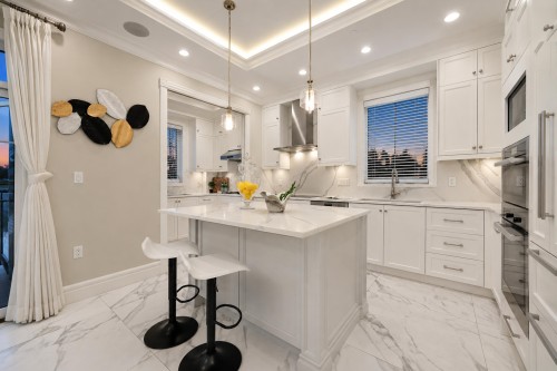 4627 15Th Avenue W, Vancouver, BC - Indoor Photo Showing Kitchen With Upgraded Kitchen