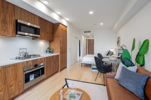 410-2550 Garden Drive  Vancouver, BC V5N 4X6