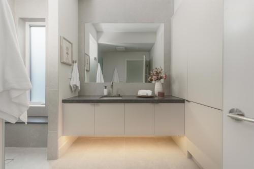 1-638 46Th Avenue E, Vancouver, BC - Indoor Photo Showing Bathroom
