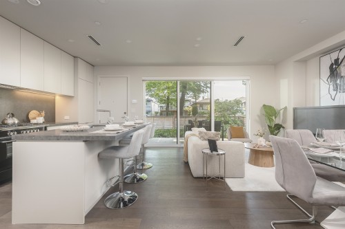 1-638 46Th Avenue E, Vancouver, BC - Indoor