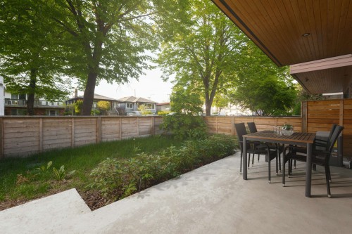 1-638 46Th Avenue E, Vancouver, BC - Outdoor