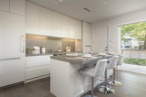 1-638 46Th Avenue E, Vancouver, BC - Indoor