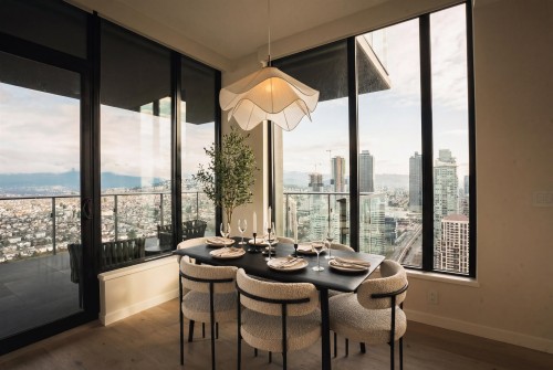 4108-4168 Lougheed Highway, Burnaby, BC - Indoor Photo Showing Dining Room