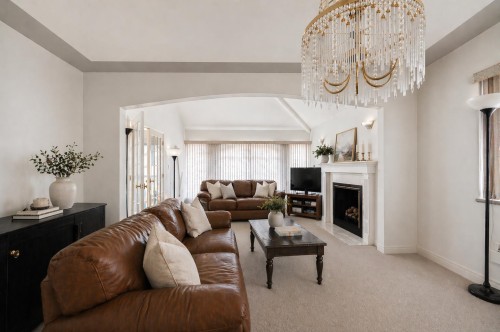 4491 Carter Drive, Richmond, BC - Indoor Photo Showing Living Room With Fireplace