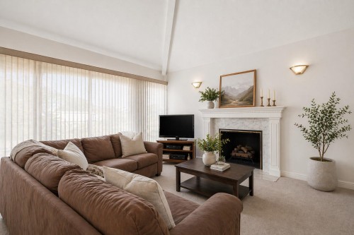 4491 Carter Drive, Richmond, BC - Indoor Photo Showing Living Room With Fireplace