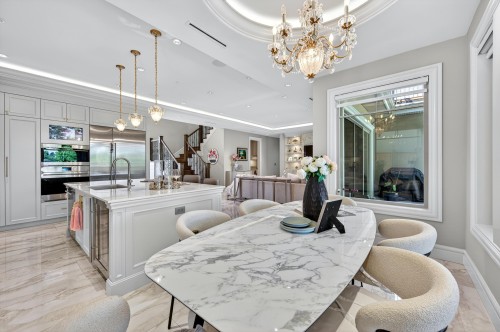 8520 Elsmore Road, Richmond, BC - Indoor Photo Showing Dining Room