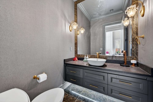 8520 Elsmore Road, Richmond, BC - Indoor Photo Showing Bathroom