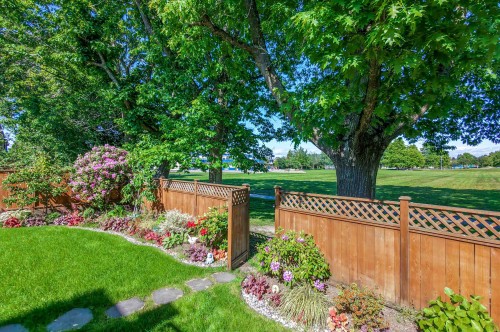 8520 Elsmore Road, Richmond, BC - Outdoor