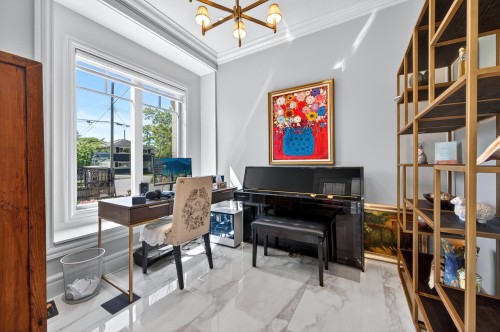 8520 Elsmore Road, Richmond, BC - Indoor