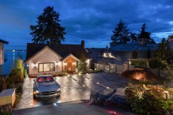 3298 Radcliffe Avenue  West Vancouver, BC V7V 1G6