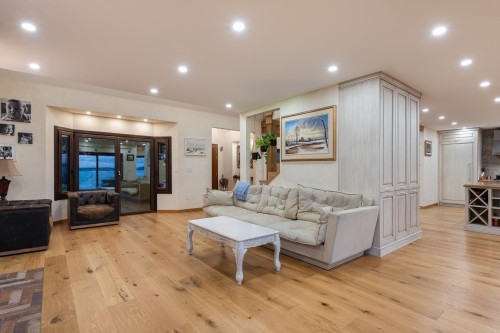 3298 Radcliffe Avenue, West Vancouver, BC - Indoor Photo Showing Living Room