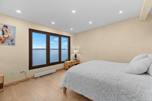 3298 Radcliffe Avenue, West Vancouver, BC - Indoor Photo Showing Bedroom