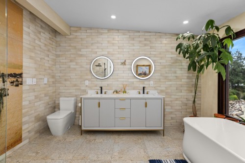 3298 Radcliffe Avenue, West Vancouver, BC - Indoor Photo Showing Bathroom
