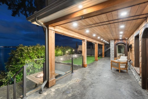 3298 Radcliffe Avenue, West Vancouver, BC -  With Exterior