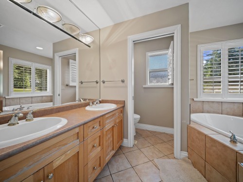 1760 Hampton Drive, Coquitlam, BC - Indoor Photo Showing Bathroom
