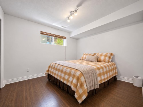 1760 Hampton Drive, Coquitlam, BC - Indoor Photo Showing Bedroom