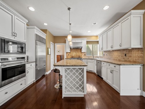 1760 Hampton Drive, Coquitlam, BC - Indoor Photo Showing Kitchen With Upgraded Kitchen